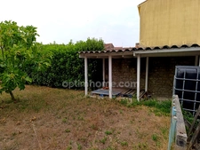 Maison de ville rénovée de 100 m² avec jardin de 600 m² et dépendance