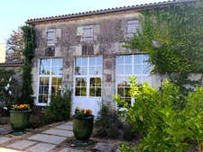 DEMEURE DE MAÎTRE – ÉLÉGANCE, HISTOIRE ET ART DE VIVRE AU CŒUR DE LA VENDÉE
