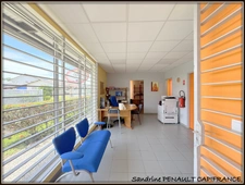 A VENDRE A KOUROU (GUYANE FRANCAISE) 3 magnifiques bâtiments indépendants de 456 m² - SUPERFICIE DU TERRAIN 1150 m² AU PRIX DE 730 000 €.