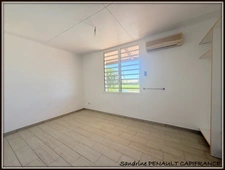 A VENDRE A KOUROU (97310) UNE CHARMANTE VILLA T6 DE 120 m² - TERRAIN DE 466 m² - AU PRIX DE 390 000 €.