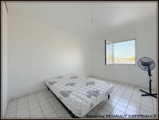 A VENDRE A KOUROU (GUYANE FRANCAISE) UN BEL APPARTEMENT T4 de 77 m² EN RESIDENCE - AU PRIX DE 170 000 €.