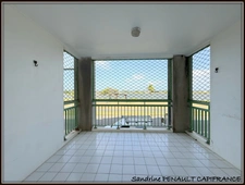 A VENDRE A KOUROU (GUYANE FRANCAISE) UN BEL APPARTEMENT T4 de 77 m² EN RESIDENCE - AU PRIX DE 170 000 €.