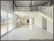 A VENDRE A KOUROU (97310) UNE CHARMANTE MAISON T5 DE 106 m² - TERRAIN DE 440 m² - AU PRIX DE 318 000 €.