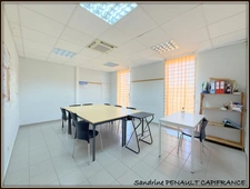 A VENDRE A KOUROU (GUYANE FRANCAISE) 3 magnifiques bâtiments indépendants de 456 m² - SUPERFICIE DU TERRAIN 1150 m² AU PRIX DE 730 000 €.
