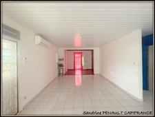 A VENDRE A KOUROU (GUYANE FRANCAISE) UNE CHARMANTE MAISON INDIVIDUELLE T4 de 90 m² - TERRAIN DE 367 m² - AU PRIX DE 263 000 €.