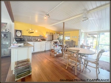 A VENDRE A KOUROU (GUYANE FRANCAISE) UNE BELLE MAISON T4 de 105 m² - TERRAIN DE 291 m² AU PRIX DE 215 000 €.