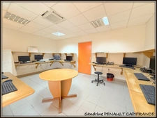 A VENDRE A KOUROU (GUYANE FRANCAISE) 3 magnifiques bâtiments indépendants de 456 m² - SUPERFICIE DU TERRAIN 1150 m² AU PRIX DE 730 000 €.