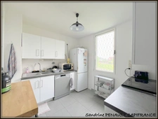 A VENDRE A KOUROU (97310) UN MAGNIFIQUE APPARTEMENT T4 DE 77 m² - AU PRIX DE 182000 €.