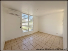 A VENDRE A KOUROU (97310) UNE CHARMANTE VILLA T6 DE 120 m² - TERRAIN DE 466 m² - AU PRIX DE 390 000 €.