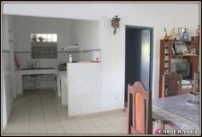 A VENDRE A KOUROU (GUYANE FRANCAISE) UNE CHARMANTE PROPRIETE DE 486 m² - DEUX APPARTEMENTS T3 - UN STUDIO - SUPERFICIE DU TERRAIN DE 5000 m² - AU PRIX DE 427000 €.