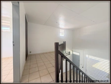 A VENDRE A KOUROU (97310) UNE CHARMANTE VILLA T6 DE 120 m² - TERRAIN DE 466 m² - AU PRIX DE 390 000 €.