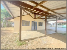 A VENDRE A KOUROU (GUYANE FRANCAISE) UNE MAISON INDIVIDUELLE T4 DE 67 m² - SUPERFICIE DU TERRAIN 410 m² - AU PRIX DE 212 000 €.
