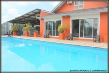 A VENDRE A KOUROU UN MAGNIFIQUE COMPLEXE IMMOBILIER DE 8 APPARTEMENTS (R+1) DE 960 m² - UNE VILLA T5 (R+1) DE 310 m² - TERRAIN 1870 m² - AU PRIX DE 1 755 000 €.