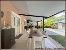 A VENDRE A KOUROU (GUYANE FRANCAISE) UNE SPLENDIDE MAISON T4 JUMELEE de 90 m² - TERRAIN DE 297 m² - AU PRIX DE 379 000 €.