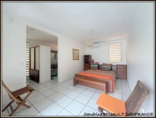 A VENDRE A KOUROU (97310) UNE MAGNIFIQUE VILLA D'ARCHITECTE T5 DE 135 m² - TERRAIN DE 876 m² - AU PRIX DE 486000€.