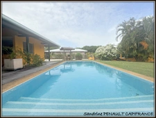A VENDRE A KOUROU (97310) UNE MAGNIFIQUE VILLA D'ARCHITECTE T5 DE 135 m² - TERRAIN DE 876 m² - AU PRIX DE 486000€.