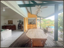 A VENDRE A KOUROU (97310) UNE MAGNIFIQUE VILLA D'ARCHITECTE T5 DE 135 m² - TERRAIN DE 876 m² - AU PRIX DE 486000€.