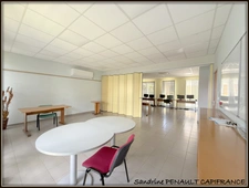A VENDRE A KOUROU (GUYANE FRANCAISE) 3 magnifiques bâtiments indépendants de 456 m² - SUPERFICIE DU TERRAIN 1150 m² AU PRIX DE 730 000 €.