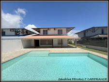 A VENDRE A KOUROU (97310) UNE CHARMANTE VILLA T6 DE 120 m² - TERRAIN DE 466 m² - AU PRIX DE 390 000 €.