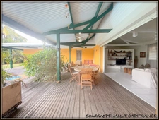A VENDRE A KOUROU (97310) UNE MAGNIFIQUE VILLA D'ARCHITECTE T5 DE 135 m² - TERRAIN DE 876 m² - AU PRIX DE 486000€.