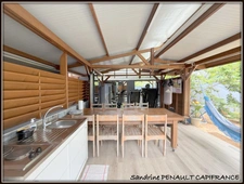 FOR SALE IN KOUROU (97310) A MAGNIFICENT 7-ROOM VILLA OF 246 m² - WITH 2 2-ROOM APARTMENTS - LAND OF 345 m² - AT THE PRICE OF €599,000.