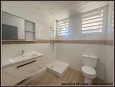 A VENDRE A KOUROU (97310) UNE CHARMANTE VILLA T6 DE 120 m² - TERRAIN DE 466 m² - AU PRIX DE 390 000 €.