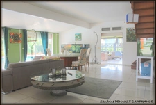 A VENDRE A KOUROU UN MAGNIFIQUE COMPLEXE IMMOBILIER DE 8 APPARTEMENTS (R+1) DE 960 m² - UNE VILLA T5 (R+1) DE 310 m² - TERRAIN 1870 m² - AU PRIX DE 1 755 000 €.