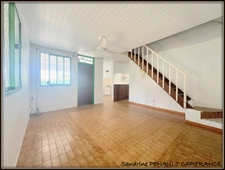 A VENDRE A KOUROU (GUYANE FRANCAISE) UNE MAISON INDIVIDUELLE T4 DE 68 m² - SUPERFICIE DU TERRAIN 292 m² - AU PRIX DE 225 000 €.