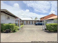 A VENDRE A KOUROU (GUYANE FRANCAISE) 3 magnifiques bâtiments indépendants de 456 m² - SUPERFICIE DU TERRAIN 1150 m² AU PRIX DE 730 000 €.