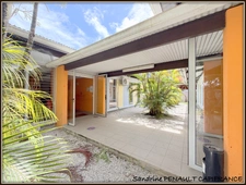 A VENDRE A KOUROU (GUYANE FRANCAISE) 3 magnifiques bâtiments indépendants de 456 m² - SUPERFICIE DU TERRAIN 1150 m² AU PRIX DE 730 000 €.