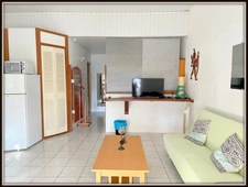 A VENDRE A KOUROU (97310) UNE MAGNIFIQUE MAISON EN BOIS T5 de 106 m² AVEC 2 MAISONS T2 INDEPENDANTES - TERRAIN DE 775 m² - AU PRIX DE 407 000 €.  