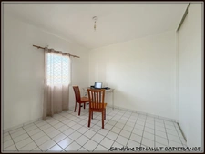 A VENDRE A KOUROU (GUYANE FRANCAISE) UN BEL APPARTEMENT T4 de 77 m² EN RESIDENCE - AU PRIX DE 170 000 €.