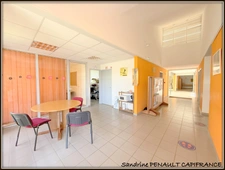A VENDRE A KOUROU (GUYANE FRANCAISE) 3 magnifiques bâtiments indépendants de 456 m² - SUPERFICIE DU TERRAIN 1150 m² AU PRIX DE 730 000 €.