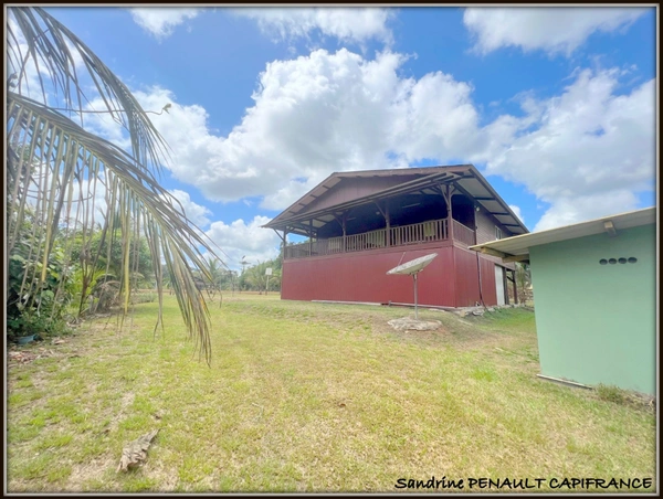 A VENDRE A KOUROU (97310 Guyane Française) UNE MAGNIFIQUE MAISON DE CAMPAGNE T4 DE 103 m² SUR UN TERRAIN DE 5000 m² - AU PRIX DE 395 000 €.