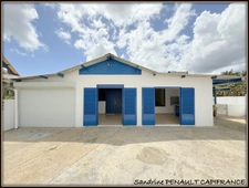A VENDRE A KOUROU (97310) UNE CHARMANTE VILLA T4 DE 95 m² ET DEUX APPARTEMENTS T2 - TERRAIN DE 429 m² - AU PRIX DE 265 000 €.