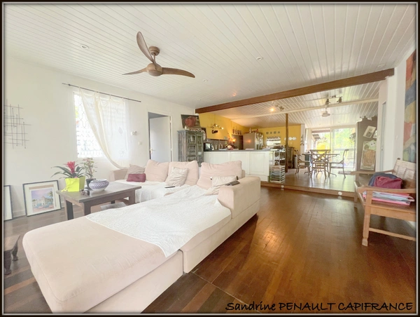 A VENDRE A KOUROU (GUYANE FRANCAISE) UNE BELLE MAISON T4 de 105 m² - TERRAIN DE 291 m² AU PRIX DE 215 000 €.