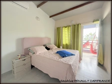 FOR SALE IN KOUROU (97310) A MAGNIFICENT 7-ROOM VILLA OF 246 m² - WITH 2 2-ROOM APARTMENTS - LAND OF 345 m² - AT THE PRICE OF €599,000.