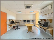 A VENDRE A KOUROU (GUYANE FRANCAISE) 3 magnifiques bâtiments indépendants de 456 m² - SUPERFICIE DU TERRAIN 1150 m² AU PRIX DE 730 000 €.