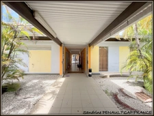 A VENDRE A KOUROU (GUYANE FRANCAISE) 3 magnifiques bâtiments indépendants de 456 m² - SUPERFICIE DU TERRAIN 1150 m² AU PRIX DE 730 000 €.