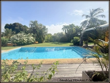 A VENDRE A KOUROU (97310) UNE MAGNIFIQUE VILLA D'ARCHITECTE T5 DE 135 m² - TERRAIN DE 876 m² - AU PRIX DE 486000€.