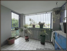 A VENDRE A KOUROU (97310) UN MAGNIFIQUE APPARTEMENT T4 DE 77 m² - AU PRIX DE 182000 €.