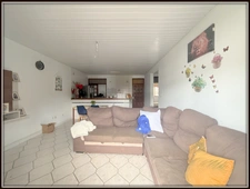 A VENDRE A CAYENNE UN IMMEUBLE DE RAPPORT DE 167 m² - 1 LOCAL DE 98 m² - 1 APPARTEMENT T3 DE 51 m² - 1 STUDIO DE 18 m² - AU PRIX DE 306 000 €.