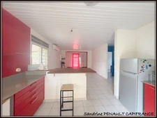 A VENDRE A KOUROU (GUYANE FRANCAISE) UNE CHARMANTE MAISON INDIVIDUELLE T4 de 90 m² - TERRAIN DE 367 m² - AU PRIX DE 263 000 €.