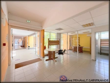 A VENDRE A KOUROU (GUYANE FRANCAISE) 3 magnifiques bâtiments indépendants de 456 m² - SUPERFICIE DU TERRAIN 1150 m² AU PRIX DE 730 000 €.
