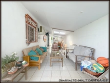 A VENDRE A KOUROU (97310) UNE CHARMANTE MAISON T5 DE 106 m² - TERRAIN DE 440 m² - AU PRIX DE 318 000 €.