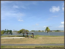 A VENDRE A KOUROU (GUYANE FRANCAISE) UN BEL APPARTEMENT T4 de 77 m² EN RESIDENCE - AU PRIX DE 170 000 €.