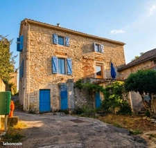 Savanac (Vallée du Lot) – Charmante maison de village rénovée, 2 à 3 chambres, cour & caves – Idéal investissement ou pied-à-terre