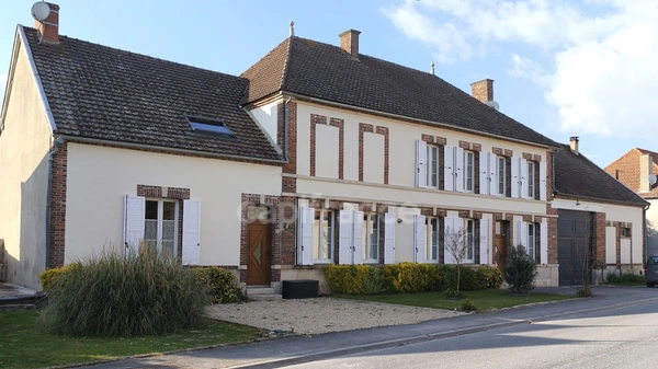 ✨ RARE À LA VENTE – Propriété d’exception avec piscine et fort potentiel ✨