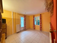 DROME PROVENCALE- MAISON AVEC PISCINE CHAUFFEE, JACUZZI et JARDIN ARBORE - BOUCHET