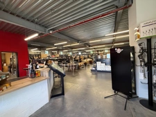 Murs professionnels avec logement - 696 m² - Sud Montélimar